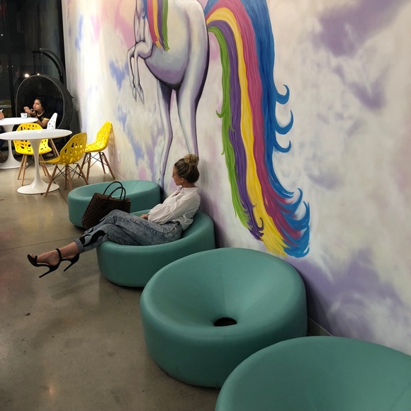 Meet your Posher, Stephanie - Picture 1 of 1